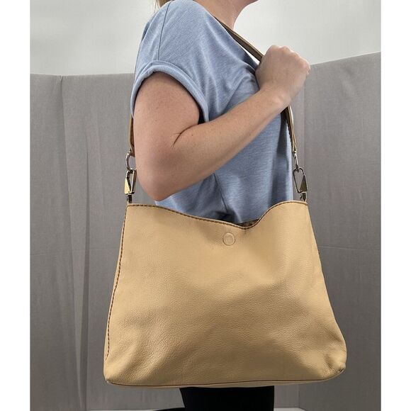 Plinio Visona, Yellow Leather Tote, Large, magnetic closure cheetah Print Inside - Picture 15 of 15